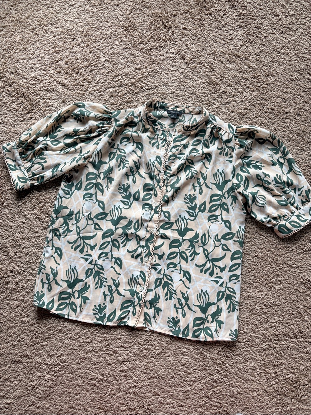Ann Taylor Green Floral Print Button-Up Blouse XS
